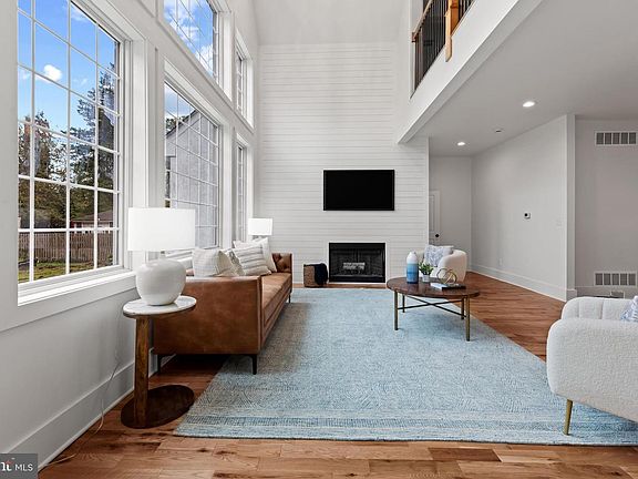 4th image of 118 W Beechtree Ln