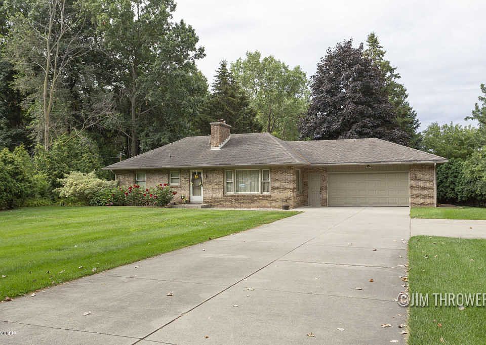 1st image of 4190 Castle Dr SE