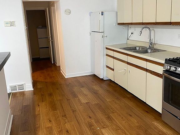 5th image of 3652 N Cicero Ave #1
