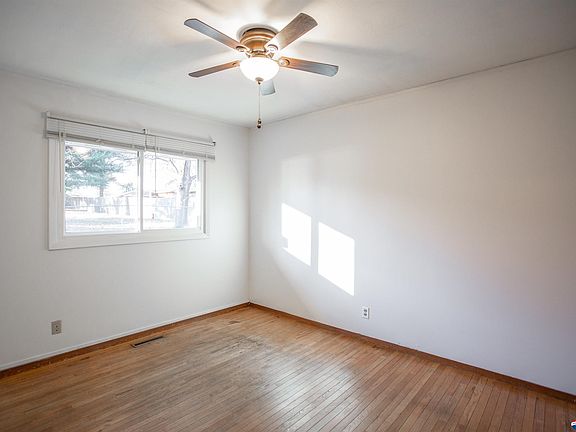 5th image of 7011 S Wedgewood Dr