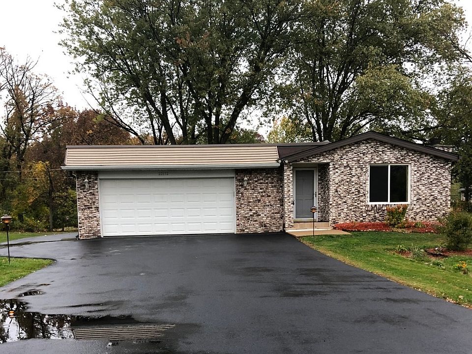 1st image of 22172 W Pineview Dr