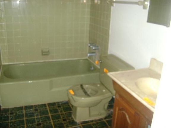 5th image of 3208 Amanda Dr