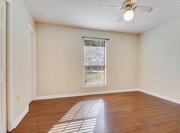5th image of 3825 Cypress Park Dr