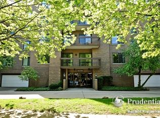 222 Main St APT 204, Evanston, IL 60202