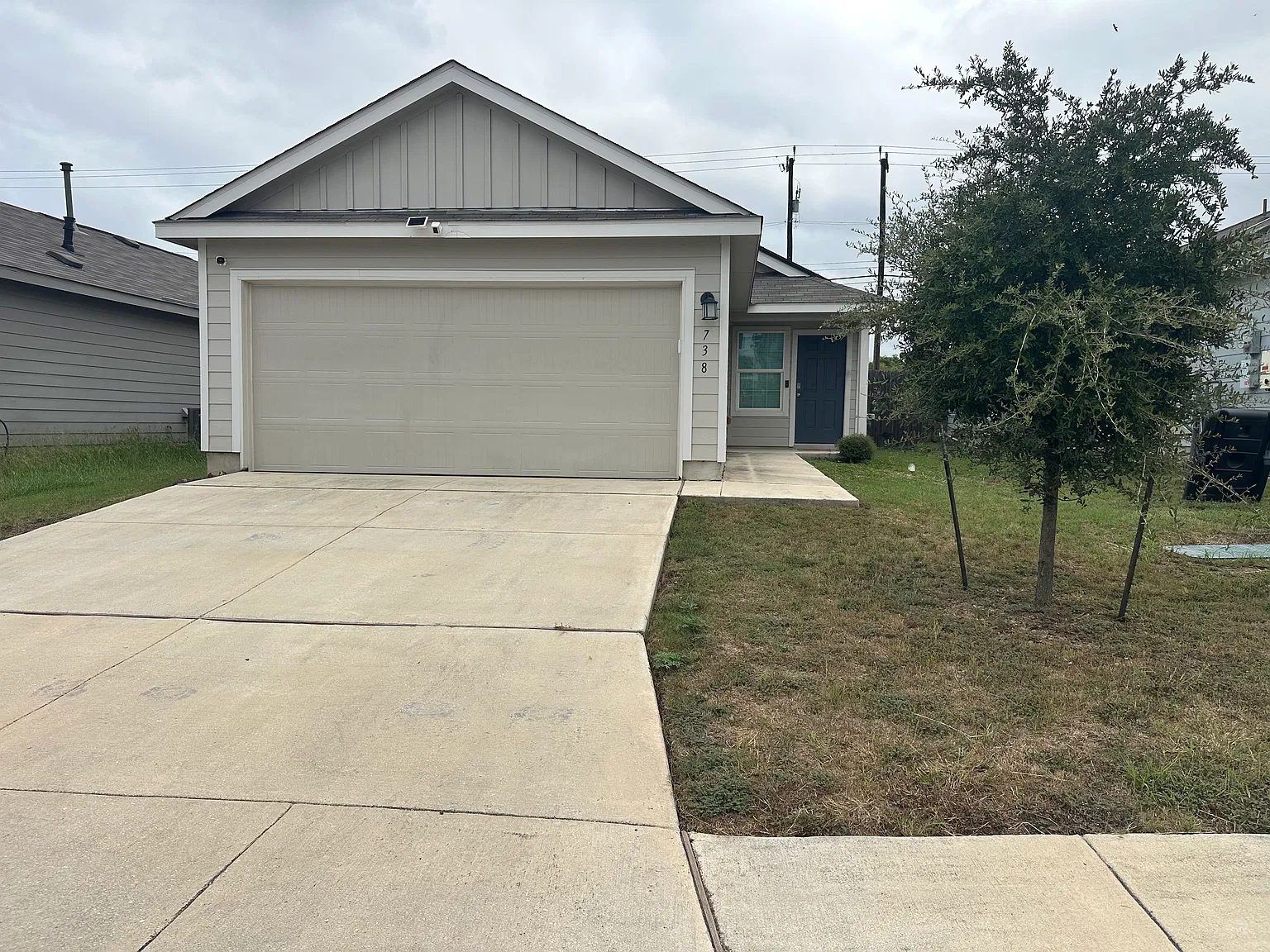 3 bed, 1021 sqft, $3,200 — Photo 1