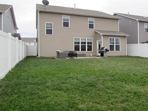2nd image of 3034 Silvercliff Cir