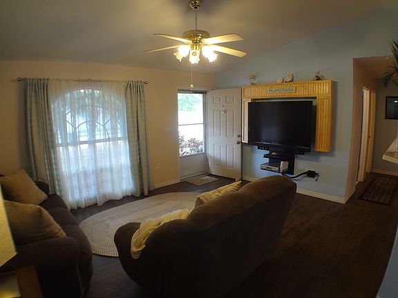 3rd image of 119 Columbia Ave