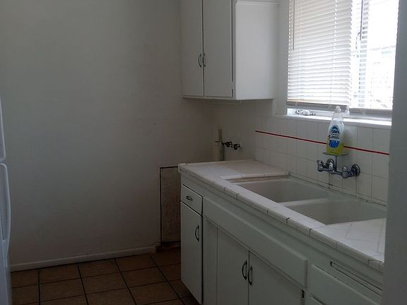5th image of 1016 E Navajo St