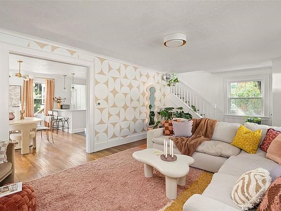 3rd image of 1529 41st St