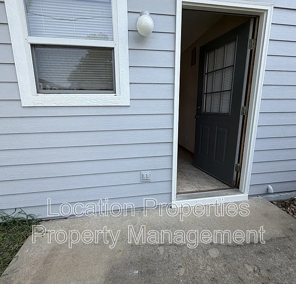 2201 Westdale Rd #C12 — Photo 18