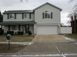 14349 Mary Grove Dr, Sterling Heights, MI 48313