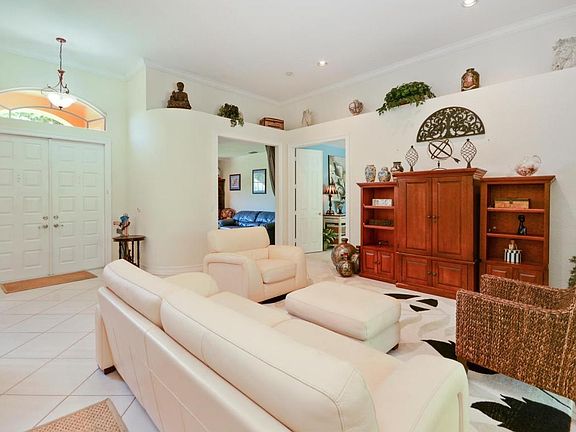 5th image of 2829 N Miller Dr