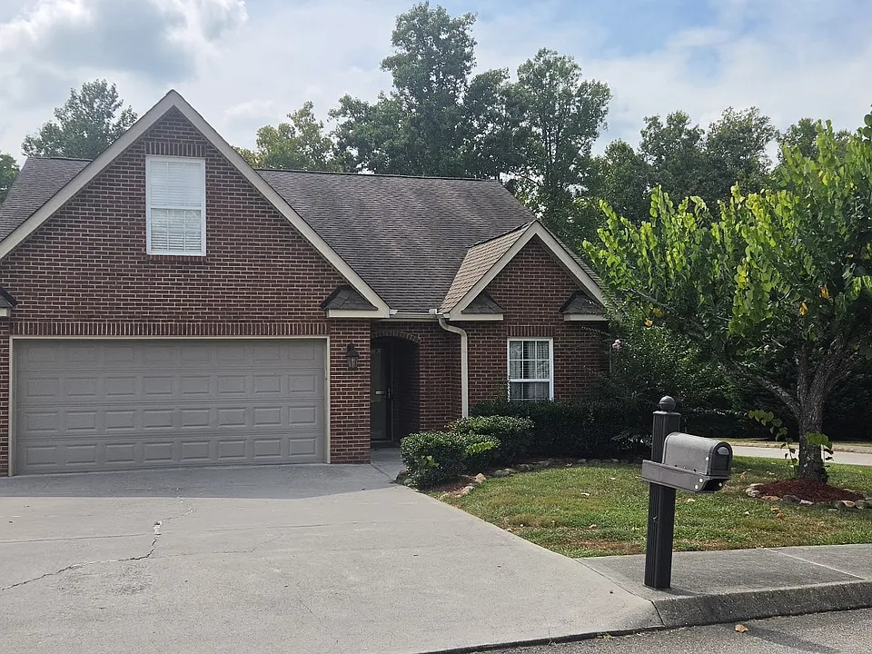 10368 Iverson Ln