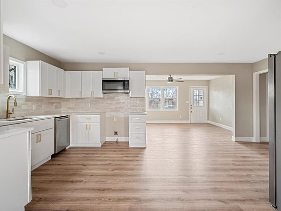 5th image of 4421 40th St