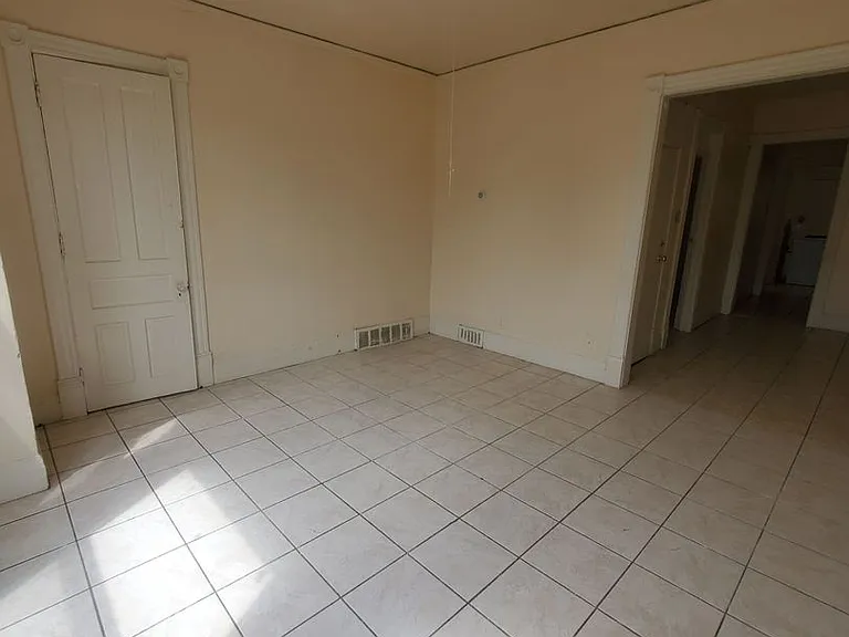 1426-1436 S 31st St. (6 unit) — Photo 3