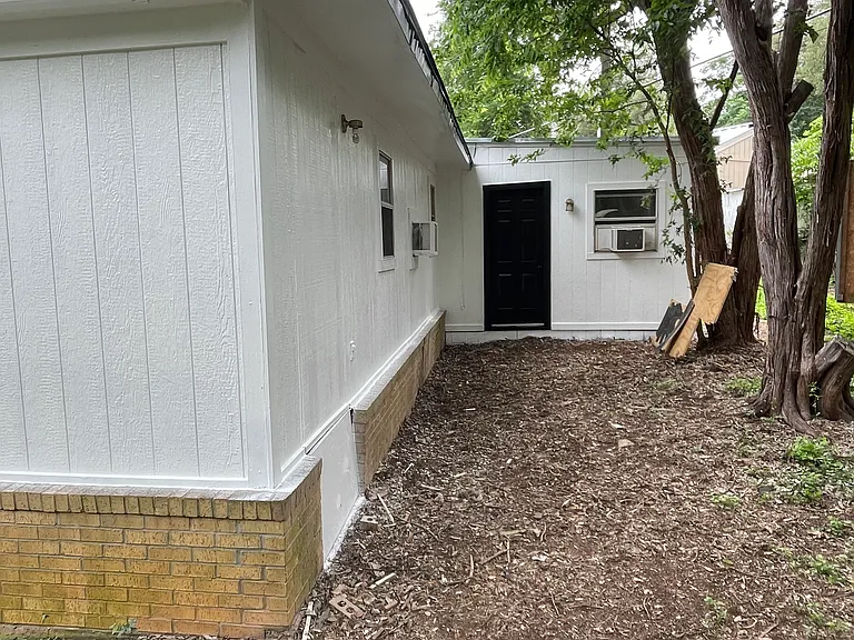 148 Greenwood St — Photo 2