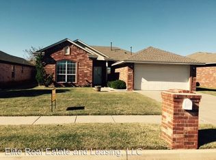 2401 Augusta Dr, Moore, OK 73160