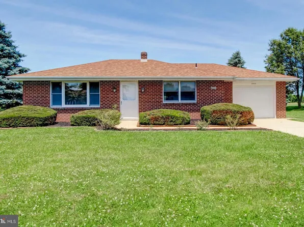 2430 Belair Dr, Dover, PA 17315