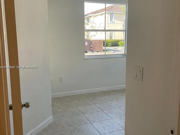 1660 SE 29th St #109 — Photo 11