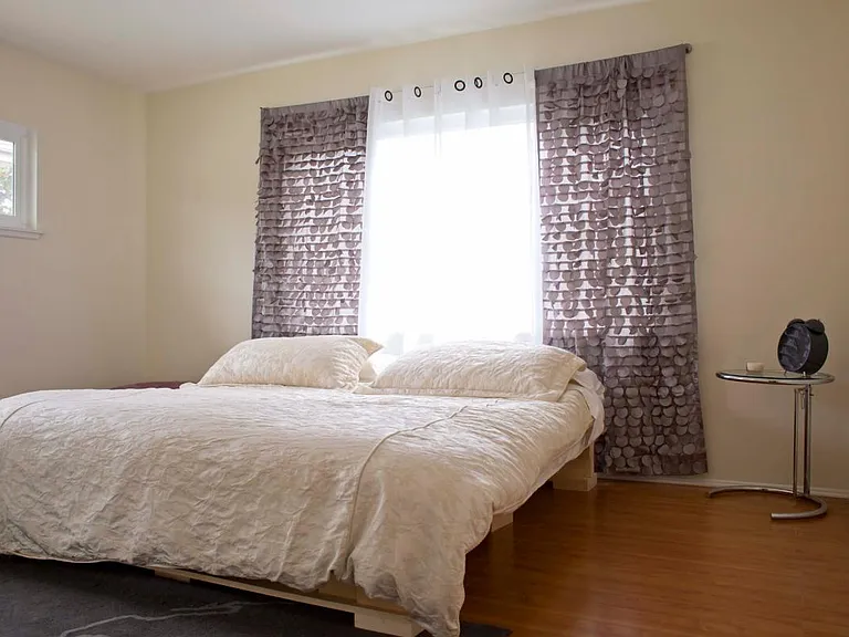 337 S Doheny Dr #4 — Photo 2