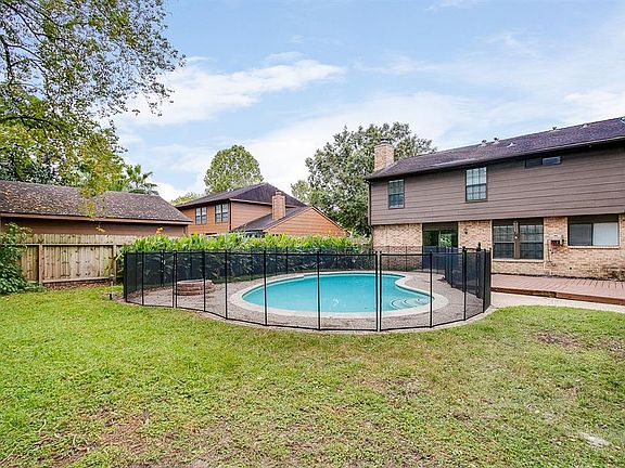 5th image of 8314 Town Creek Dr