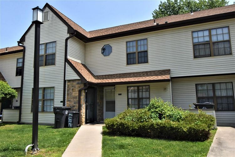 1st image of 2716 Mimosa Ct #2716