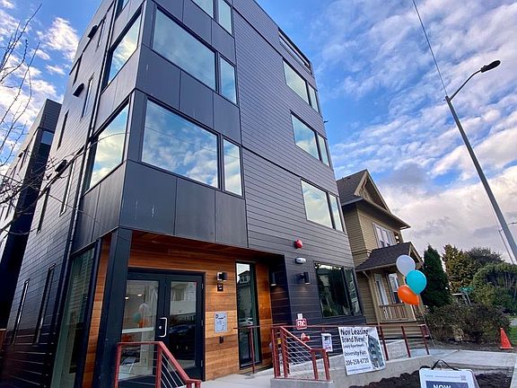 2nd image of 5521 15th Ave NE #202
