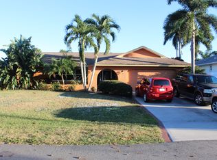 15369 Myrtle St, Fort Myers, FL 33908