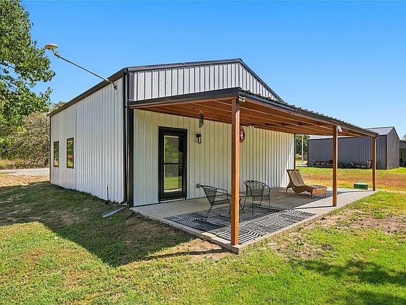 3rd image of 420492 E 1168th Rd