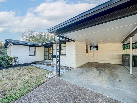 3rd image of 1215 Merrycrest Dr
