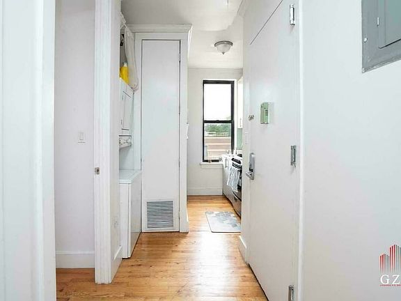 4th image of 346 E 110th St #7