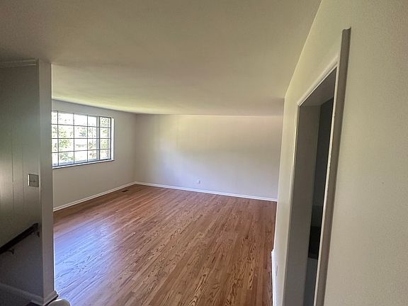 5th image of 5405 Lonas Dr