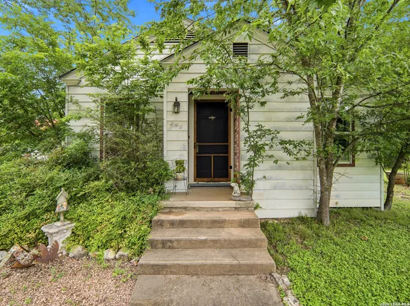 334 SURBER ST, Kerrville, TX 78028
