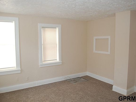 5th image of 4415 S 13th St