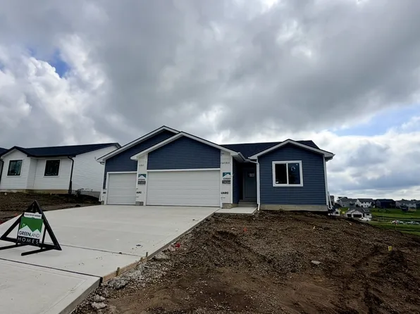212 S Walnut Dr, Norwalk, IA 50211