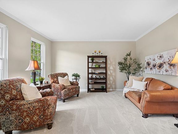 3rd image of 1390 Alexandra Blvd