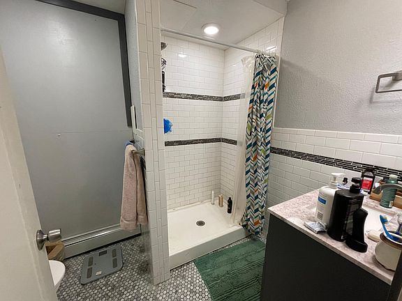 4th image of 1838 Hayes St NE #9