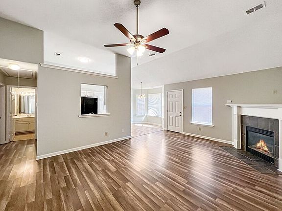3rd image of 900 Galyon Dr