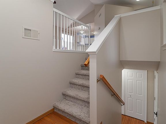 5th image of 4584 Christina Dr