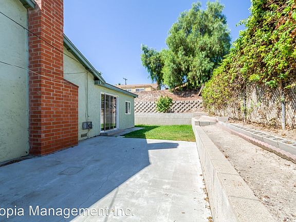 2nd image of 2814 Rockne St