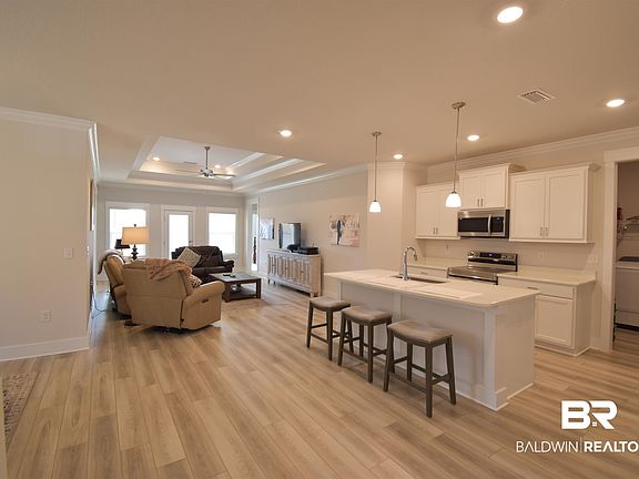 4th image of 1123 Pheasant Cir