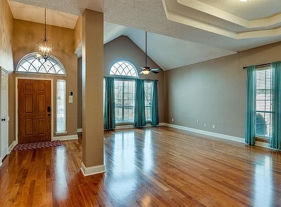 4th image of 21 Monterey Dr