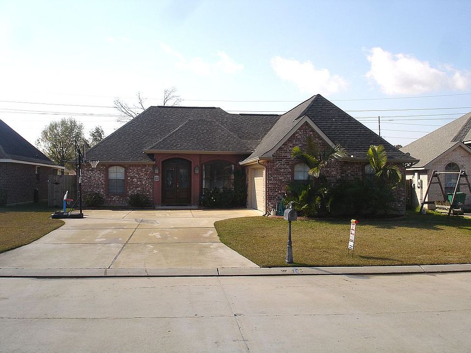 1st image of 330 Madewood Dr