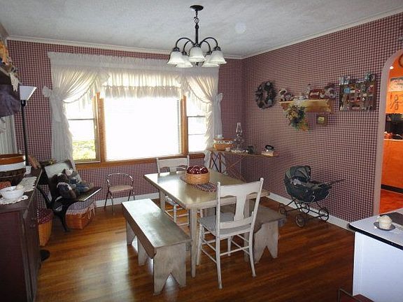 3rd image of 3146 June Ave