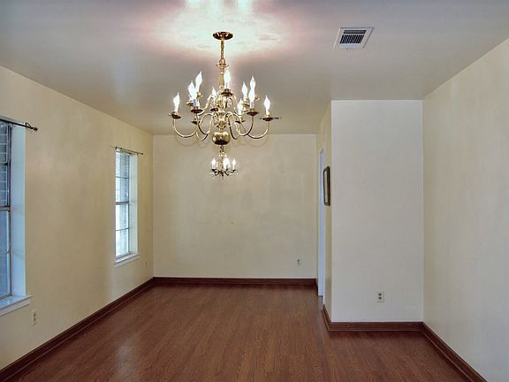 4th image of 1275 Elaine Dr