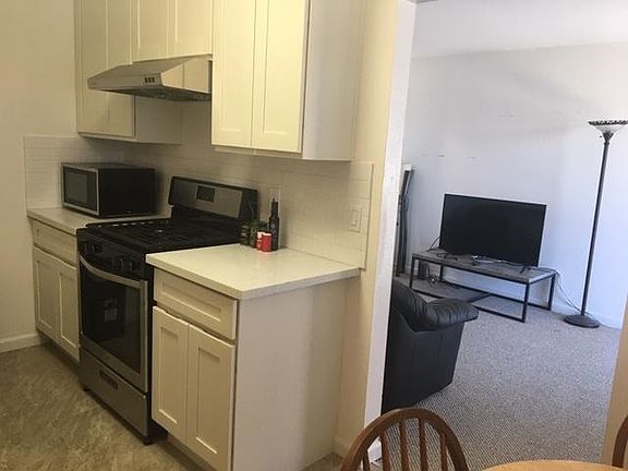 5th image of 1359 Lewis St Unit 7