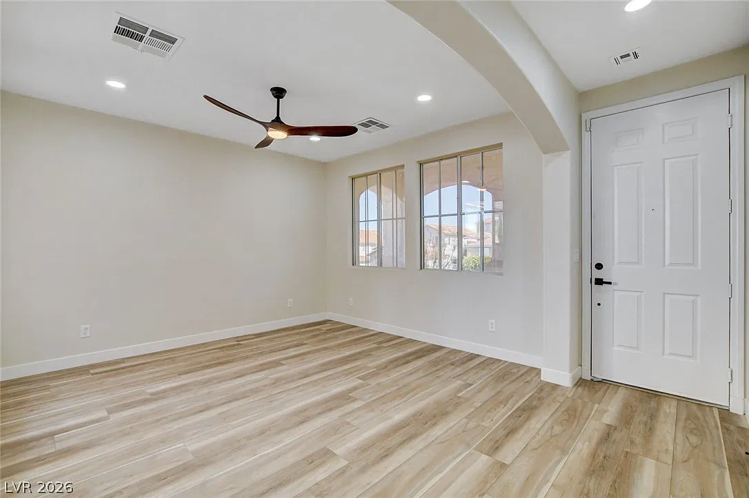 4 bed, 3.0 bath, 2405 sqft, $3,550 — Photo 4