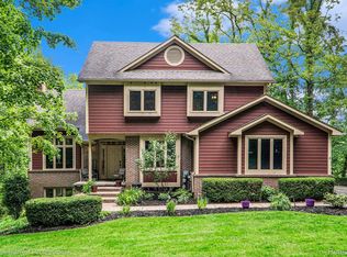 10249 Silver Lake Rd, Brighton, MI 48116