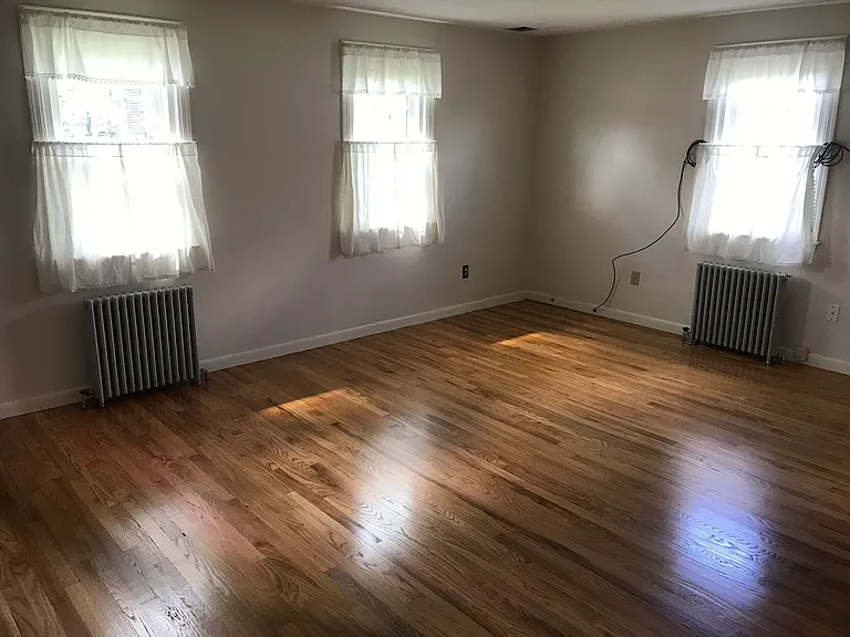 2 Villa Ave — Photo 6