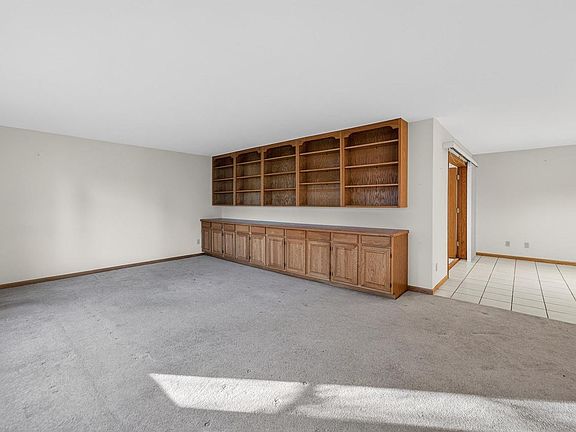 4th image of 1214-1216 North High Point Road